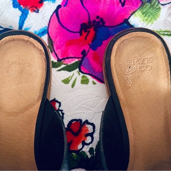 Elegant Black Leather Mules - Picture 5 of 6